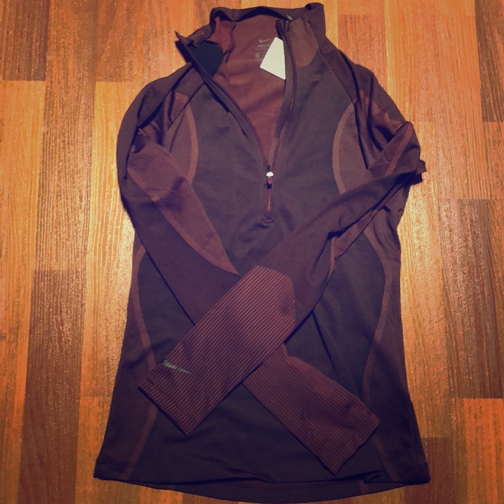 NEW Nike Hyperwarm Long Sleeve Top